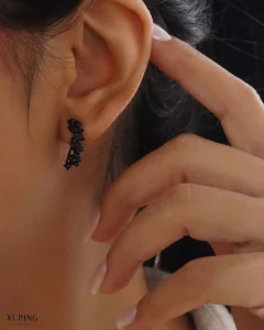 گوشواره گل و پروانه مشکی نگینی ژوپینگ XP26226